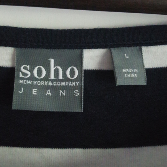 New York & Co., Black / White Key Hole Top - Picture 6 of 6